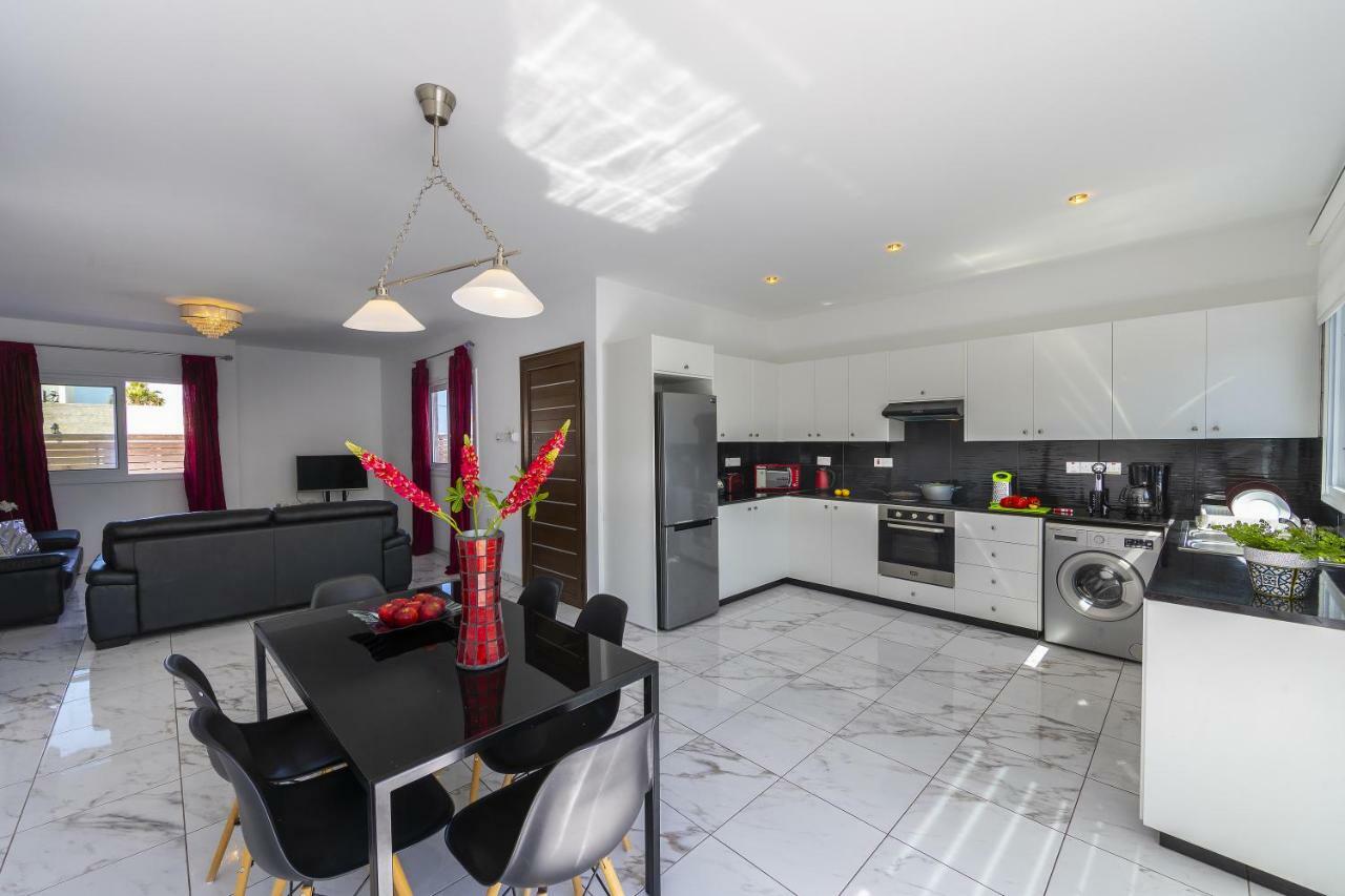 Protaras Villa Hollywood Екстериор снимка