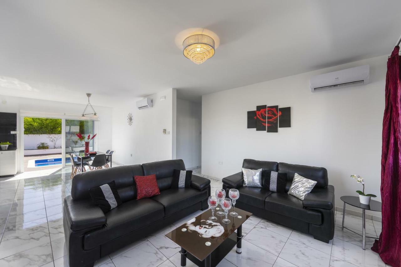 Protaras Villa Hollywood Екстериор снимка