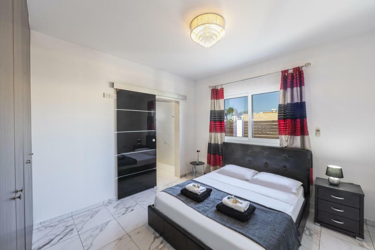Protaras Villa Hollywood Екстериор снимка