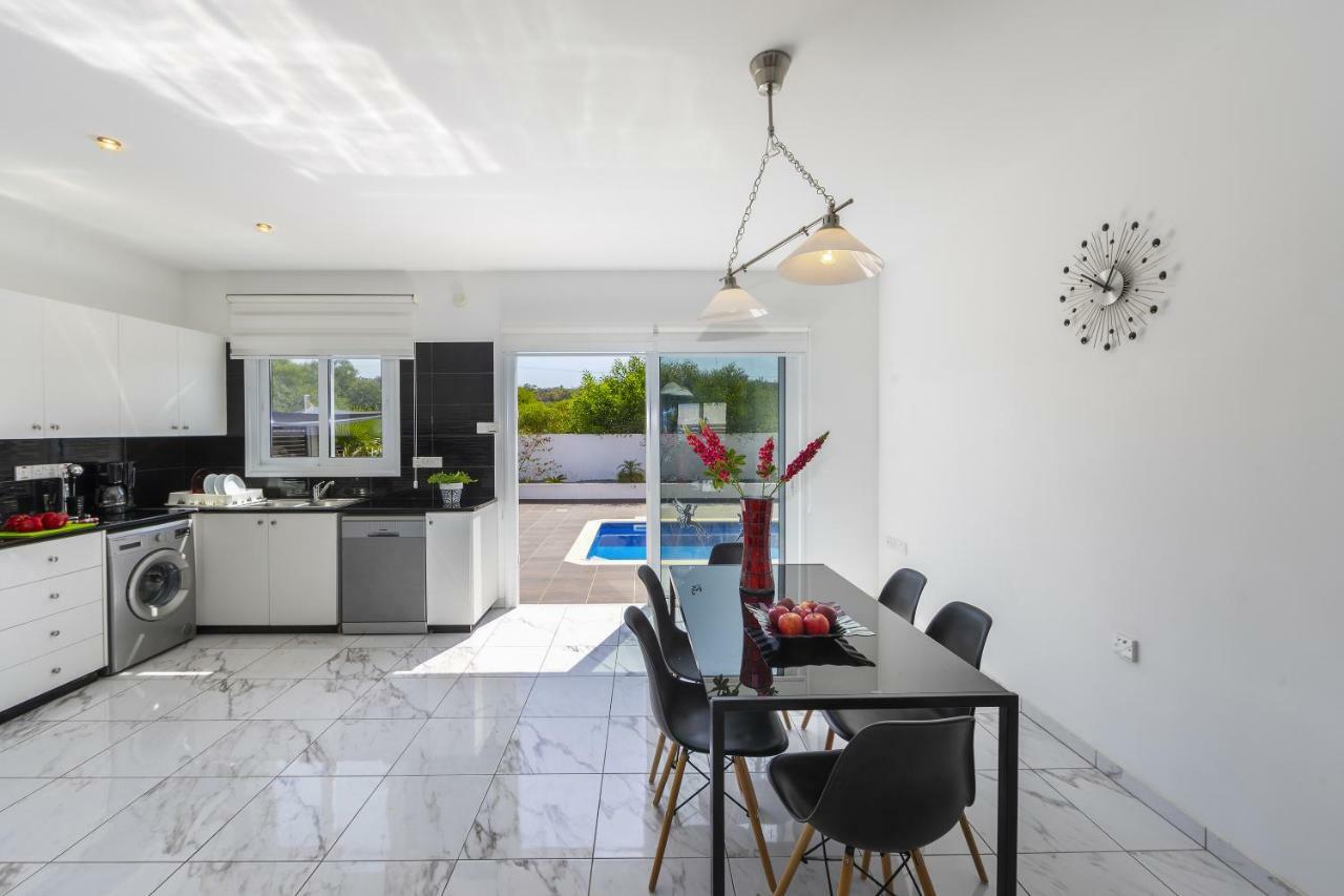 Protaras Villa Hollywood Екстериор снимка