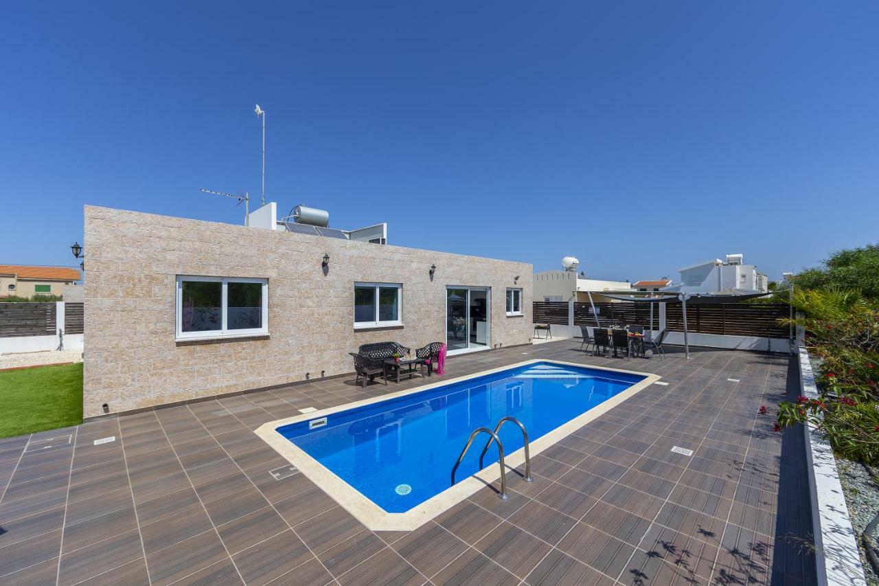 Protaras Villa Hollywood Екстериор снимка